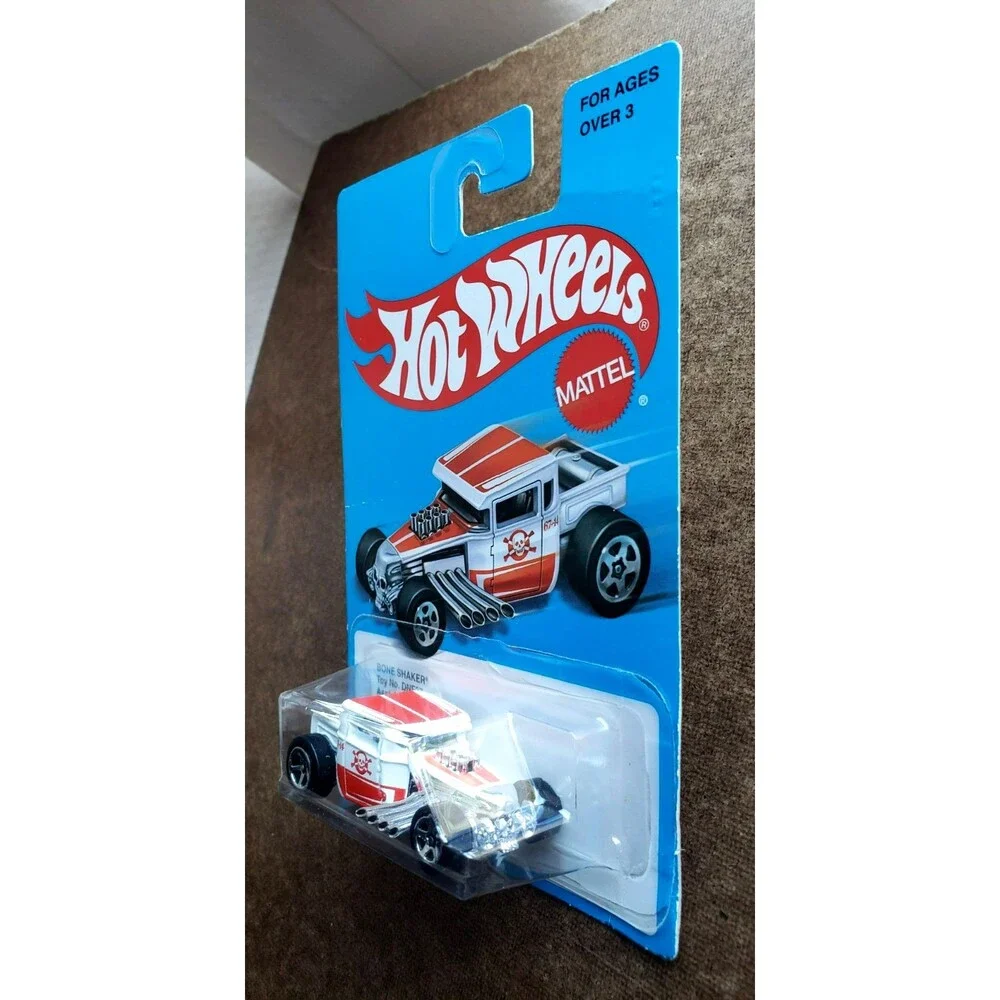 2016 Hot Wheels BONE SHAKER Matte White RETRO STYLE SERIES Toy #DNF27 1:64 5-SP